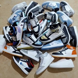 Wholesale Second-hand Brand , Bulk Mixed Styles, High-quality Bags,  and Women’s Clothing Inventory